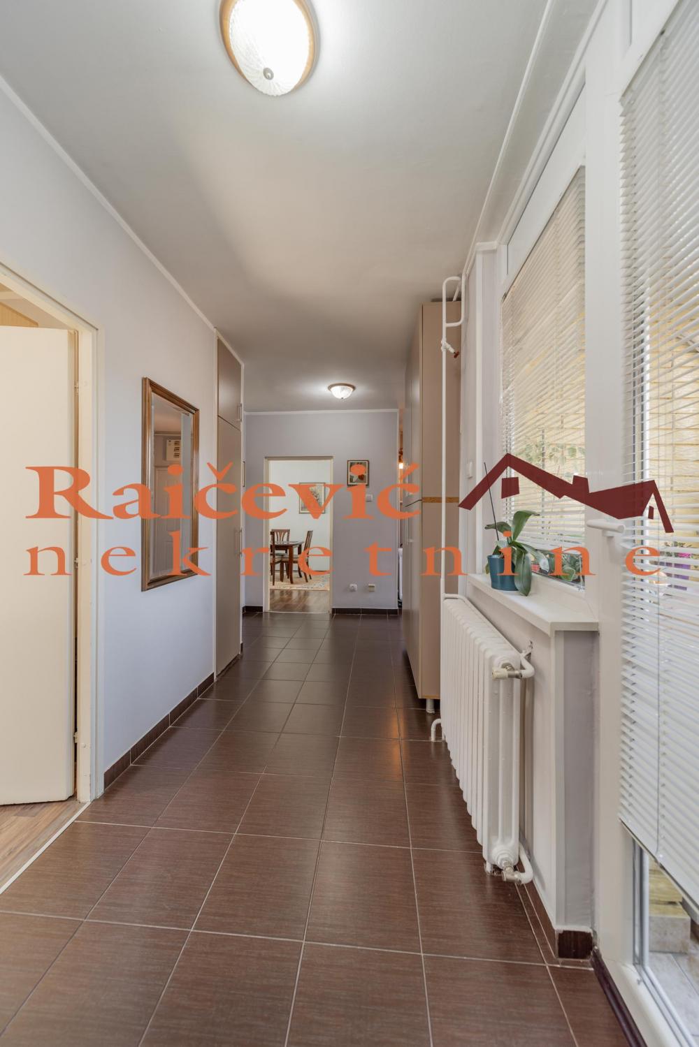 Stan na prodaju u Beogradu, Novi Beograd blok 37, dvoiposoban, 67m2, cena 233000 evra