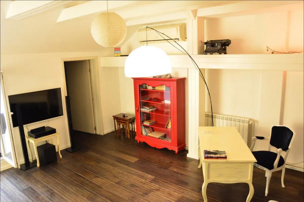 Stan na prodaju u Beogradu, Kalenić pijaca, trosoban, 82m2, cena 320000 evra