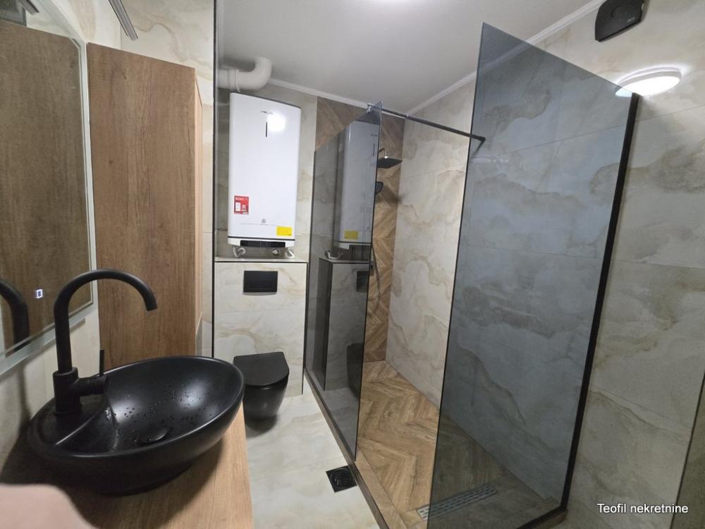 Stan na prodaju u Beogradu, Južni bulevar, trosoban, 75m2, cena 299000 evra