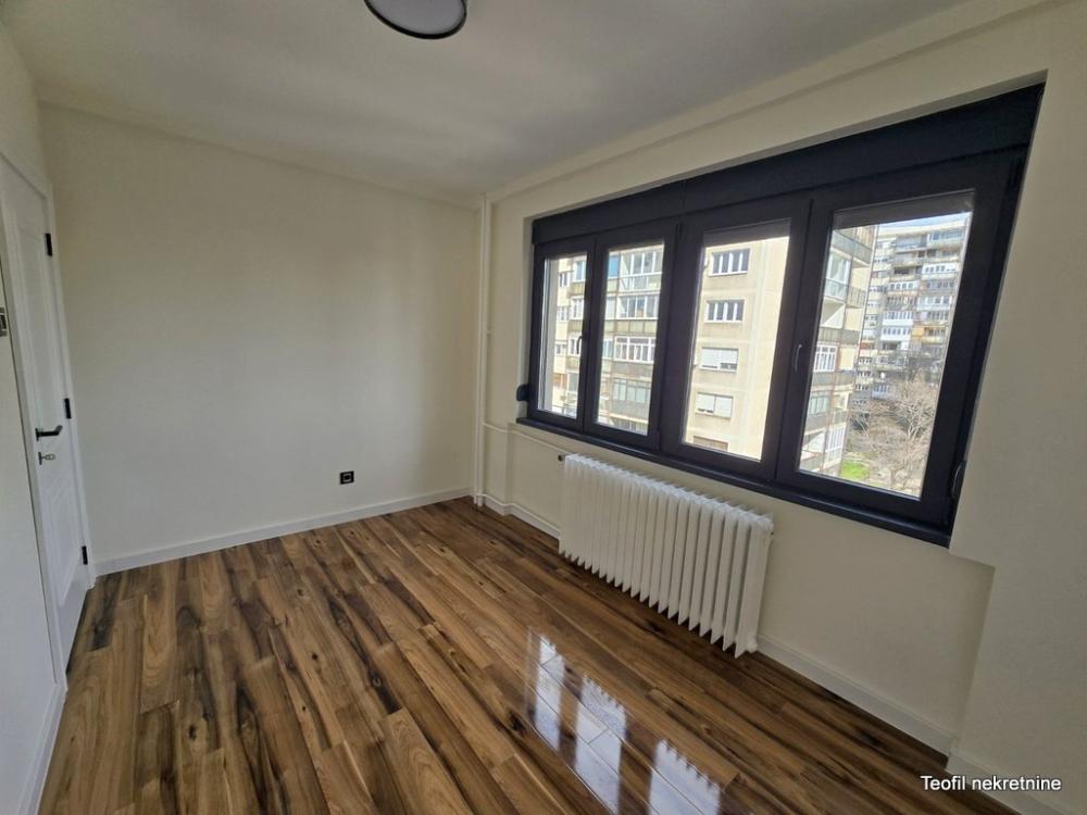 Stan na prodaju u Beogradu, Južni bulevar, trosoban, 75m2, cena 299000 evra