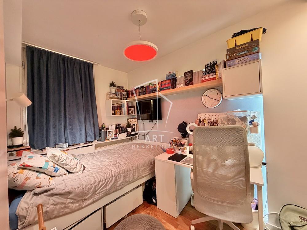 Stan na prodaju u Beogradu, Bulevar despota Stefana, trosoban, 54m2, cena 220000 evra