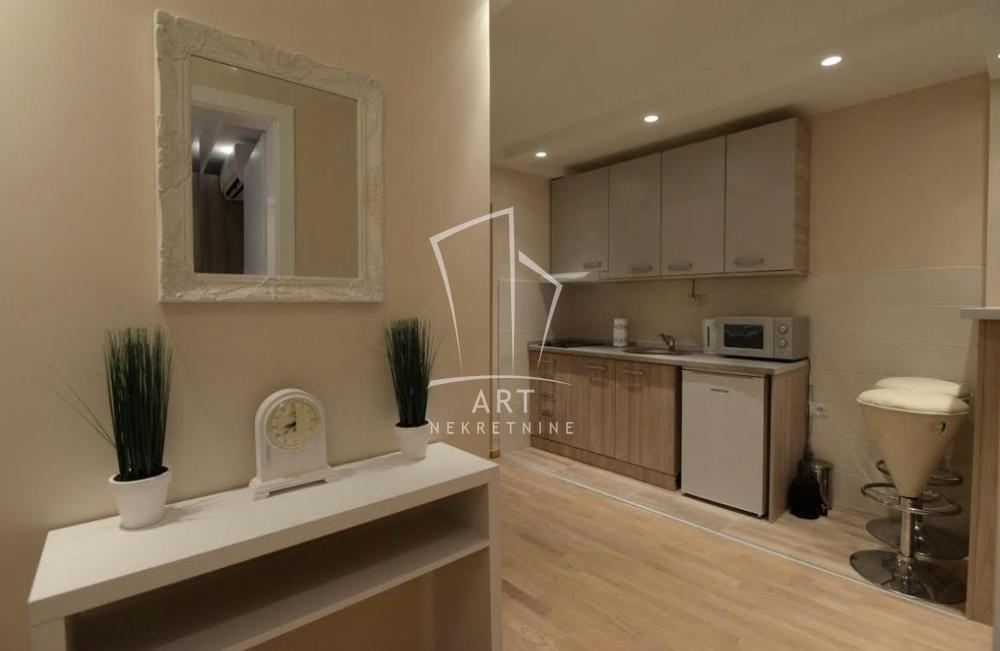 Stan na prodaju u Beogradu, Stari grad, jednoiposoban, 35m2, cena 279000 evra