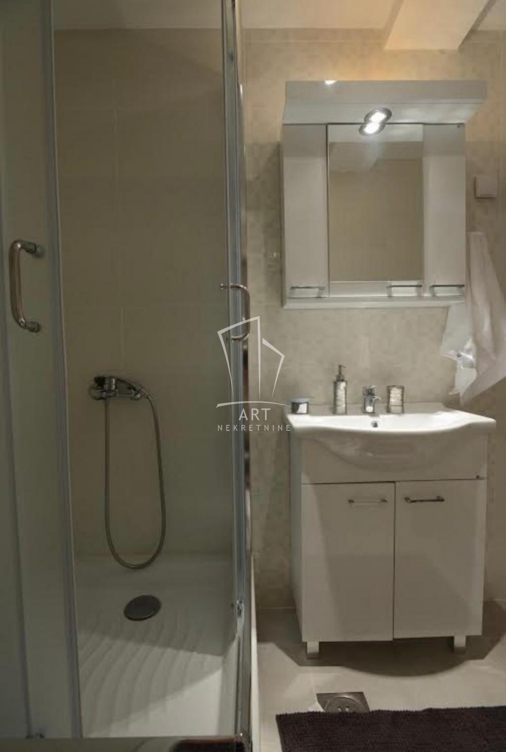 Stan na prodaju u Beogradu, Stari grad, jednoiposoban, 35m2, cena 279000 evra