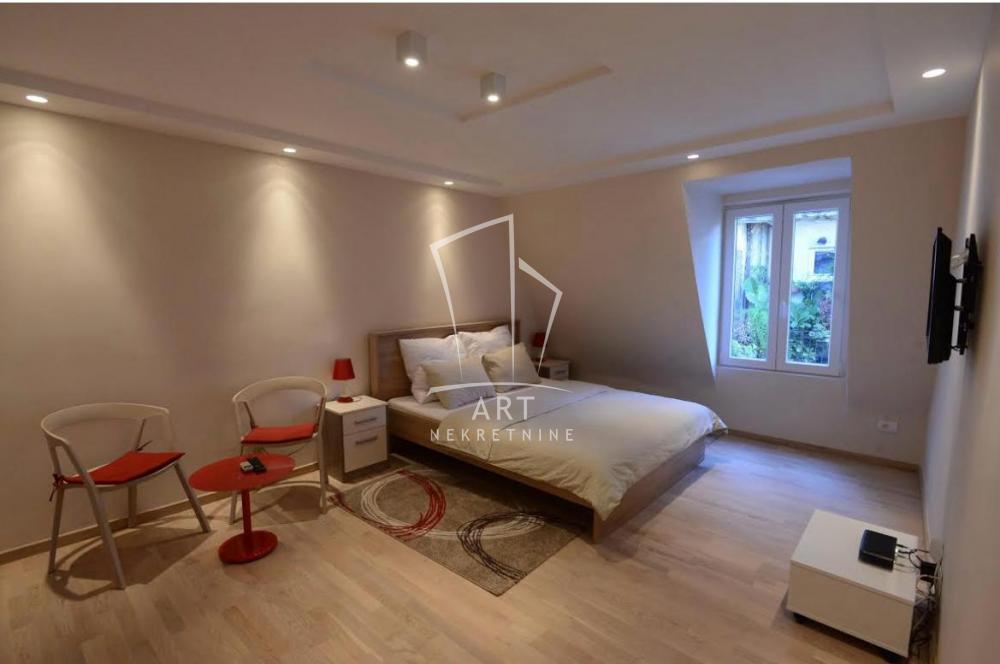 Stan na prodaju u Beogradu, Stari grad, jednoiposoban, 35m2, cena 279000 evra