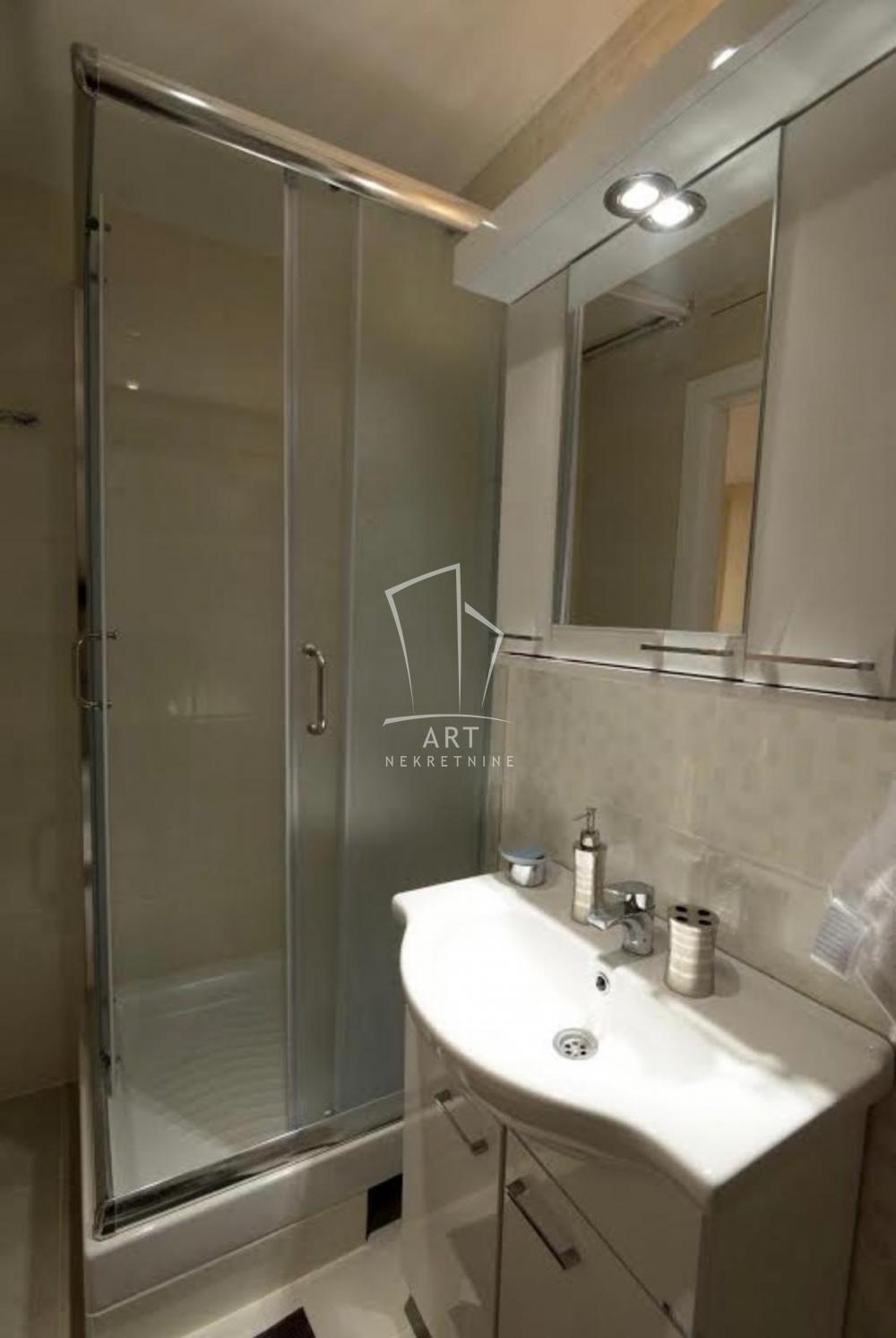 Stan na prodaju u Beogradu, Stari grad, jednoiposoban, 35m2, cena 279000 evra