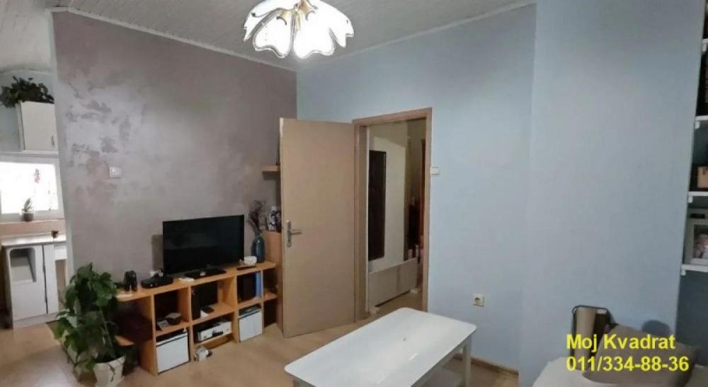 Stan na prodaju u Beogradu, Cerak, trosoban, 85m2, cena 143000 evra