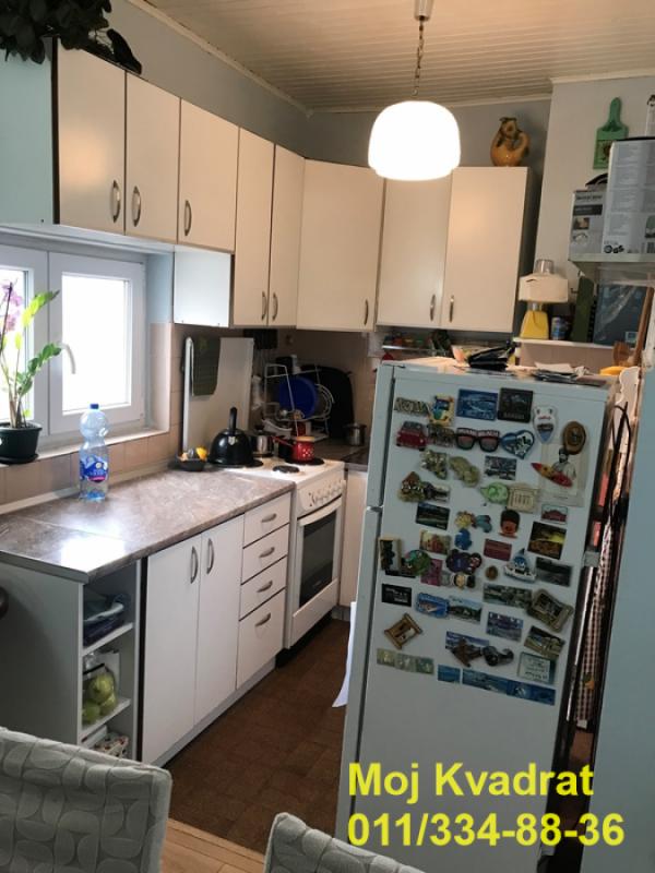 Stan na prodaju u Beogradu, Cerak, trosoban, 85m2, cena 143000 evra