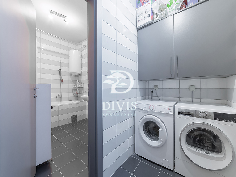 Stan na prodaju u Beogradu, Neimar, 196m2, cena 530000 evra