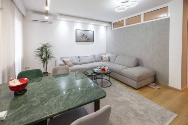 Stan na prodaju u Beogradu, Južni bulevar, trosoban, 60m2, cena 255000 evra