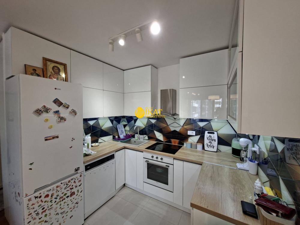 Stan na prodaju u Beogradu, Višnjička banja, dvosoban, 46m2, cena 141000 evra