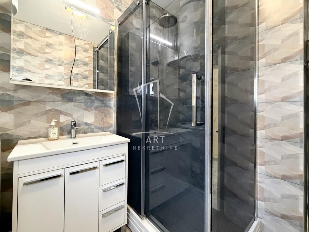 Stan na prodaju u Beogradu, Stari grad, trosoban, 63m2, cena 395000 evra