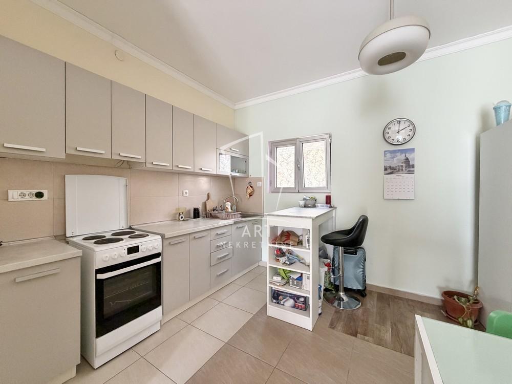 Stan na prodaju u Beogradu, Stari grad, trosoban, 63m2, cena 395000 evra