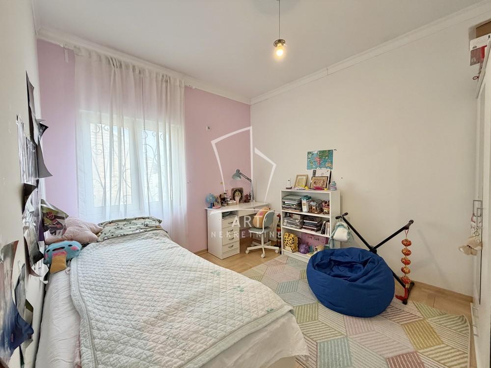 Stan na prodaju u Beogradu, Stari grad, trosoban, 63m2, cena 395000 evra