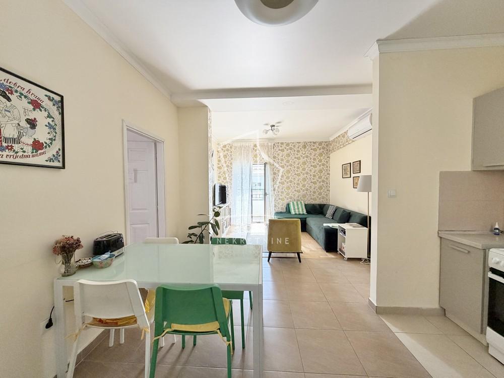 Stan na prodaju u Beogradu, Stari grad, trosoban, 63m2, cena 395000 evra