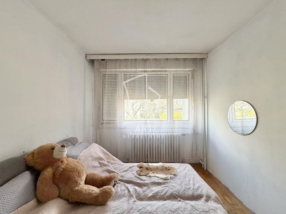 Stan na prodaju u Beogradu, Novi Beograd blok 63, trosoban, 84m2, cena 269312 evra