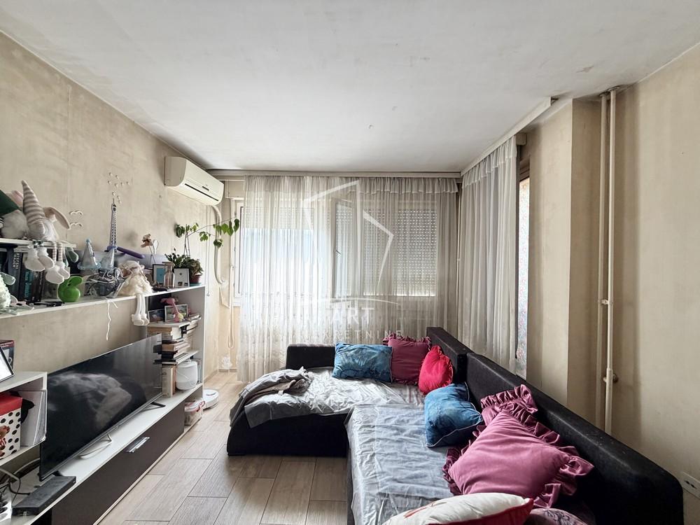 Stan na prodaju u Beogradu, Novi Beograd blok 63, trosoban, 84m2, cena 269312 evra