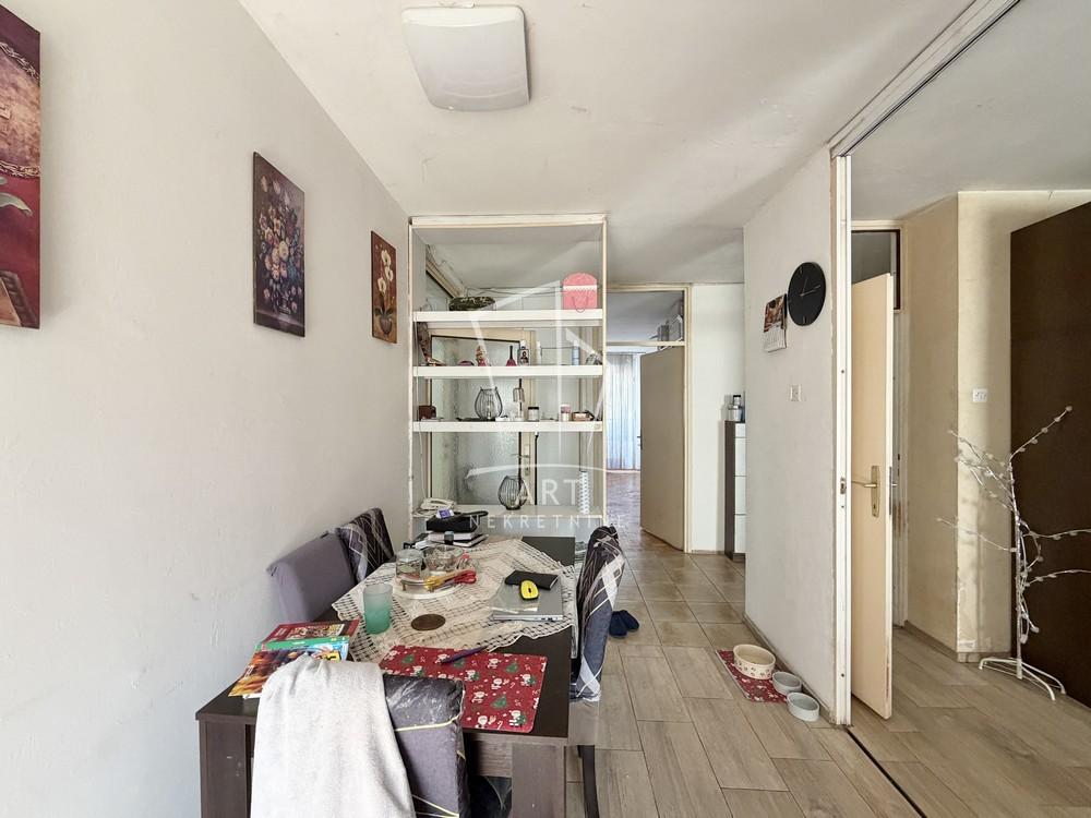 Stan na prodaju u Beogradu, Novi Beograd blok 63, trosoban, 84m2, cena 269312 evra