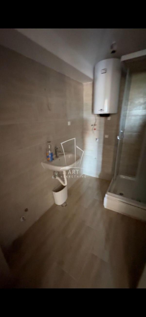 Stan na prodaju u Beogradu, Jajinci, trosoban, 127m2, cena 191500 evra