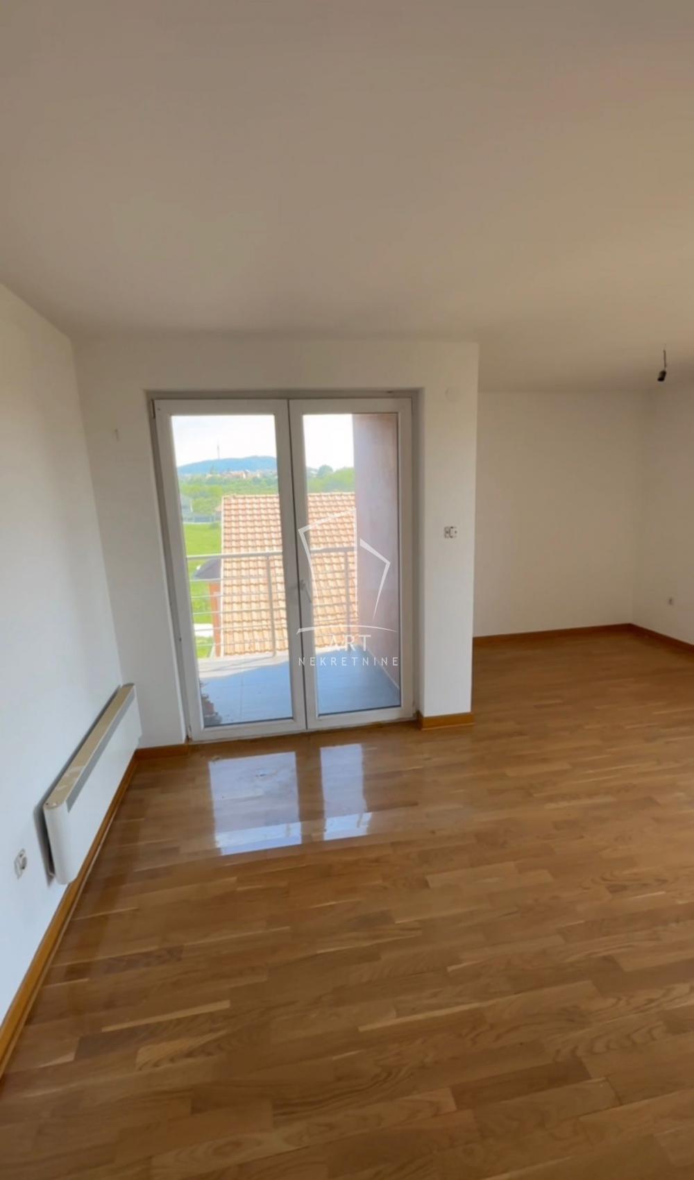 Stan na prodaju u Beogradu, Jajinci, trosoban, 127m2, cena 191500 evra