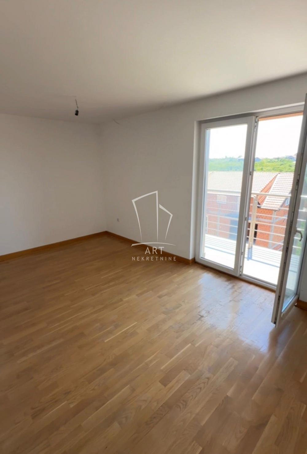 Stan na prodaju u Beogradu, Jajinci, trosoban, 127m2, cena 191500 evra