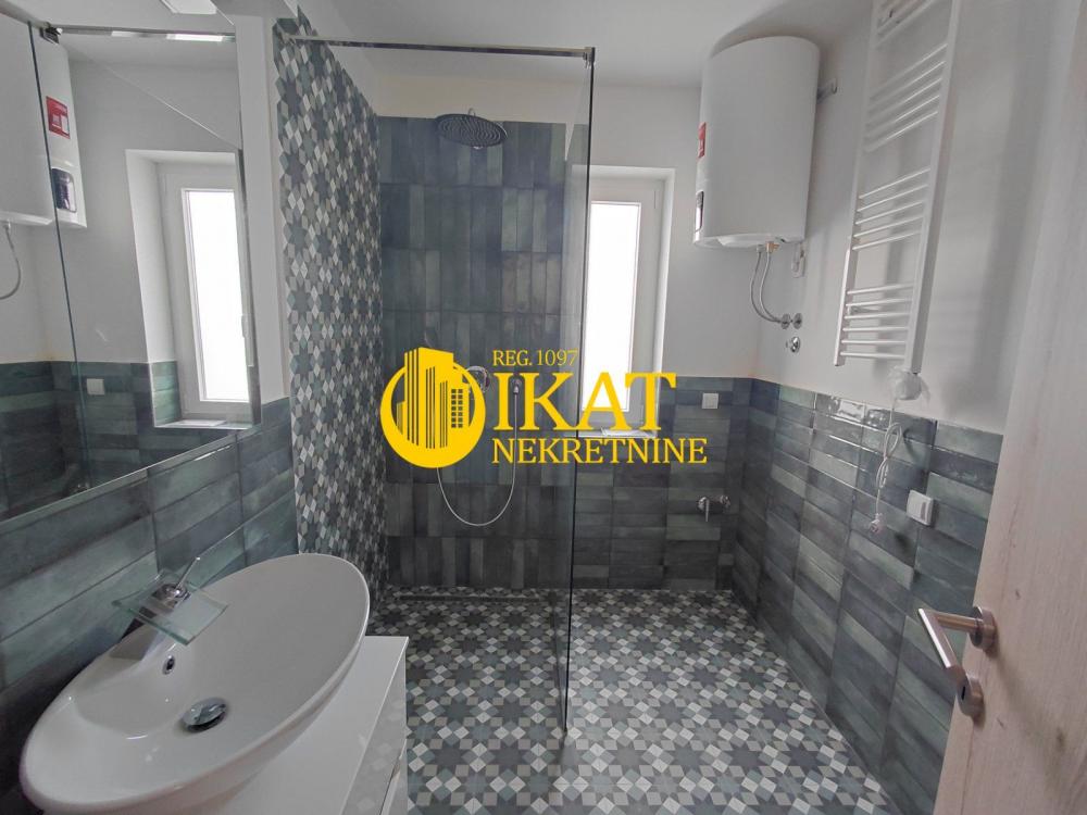 Stan na prodaju u Beogradu, Zvezdara, cetvorosoban, 74m2, cena 224000 evra