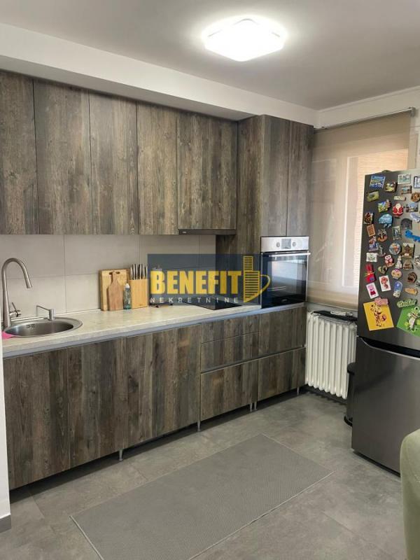 Stan na prodaju u Beogradu, Prvomajska, dvosoban, 66m2, cena 185000 evra