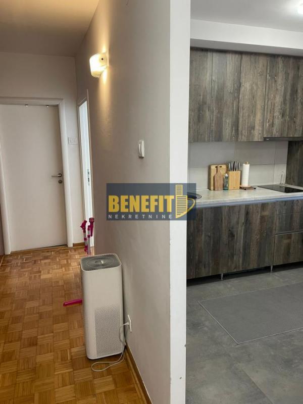 Stan na prodaju u Beogradu, Prvomajska, dvosoban, 66m2, cena 185000 evra