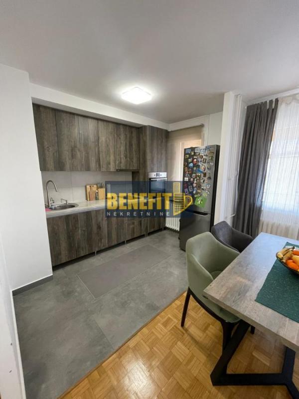 Stan na prodaju u Beogradu, Prvomajska, dvosoban, 66m2, cena 185000 evra