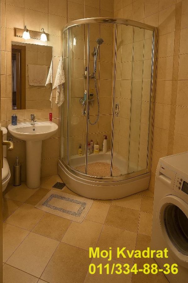 Stan na prodaju u Beogradu, Karađorđev park, cetvorosoban, 73m2, cena 310000 evra