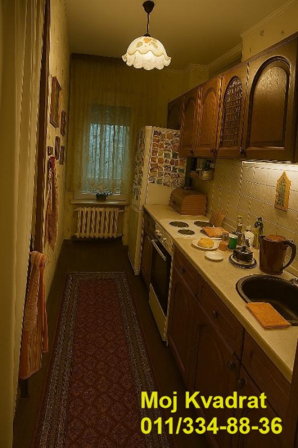 Stan na prodaju u Beogradu, Karađorđev park, cetvorosoban, 73m2, cena 310000 evra