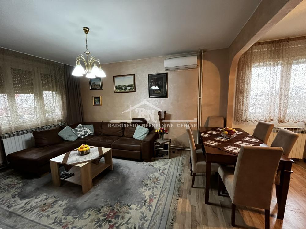 Stan na prodaju u Beogradu, Karaburma, 110m2, cena 278000 evra