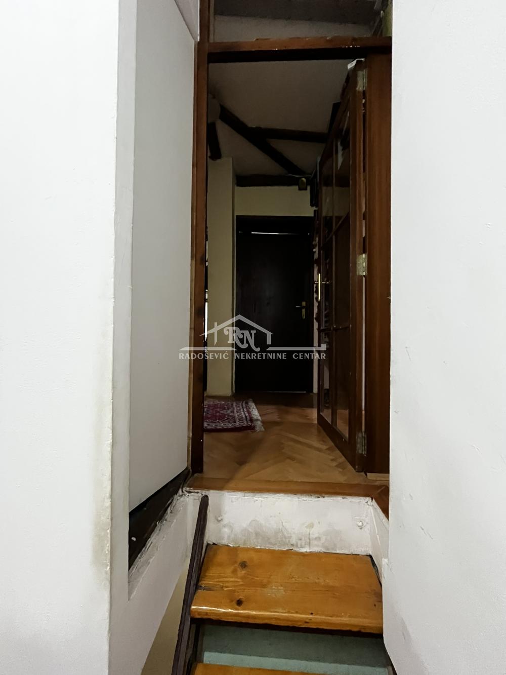 Stan na prodaju u Beogradu, Karaburma, 110m2, cena 278000 evra