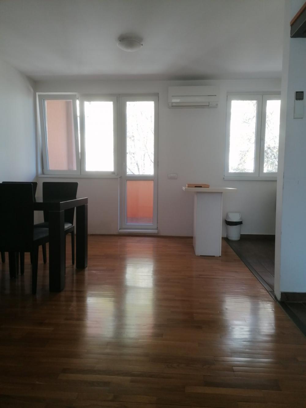 Stan na prodaju u Beogradu, Karaburma, cetvorosoban, 101m2, cena 280000 evra