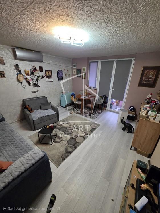 Stan na prodaju u Beogradu, Novi Beograd, trosoban, 56m2, cena 223000 evra