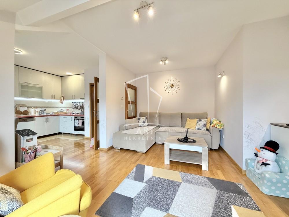 Stan na prodaju u Beogradu, Novi Beograd, trosoban, 78m2, cena 195000 evra