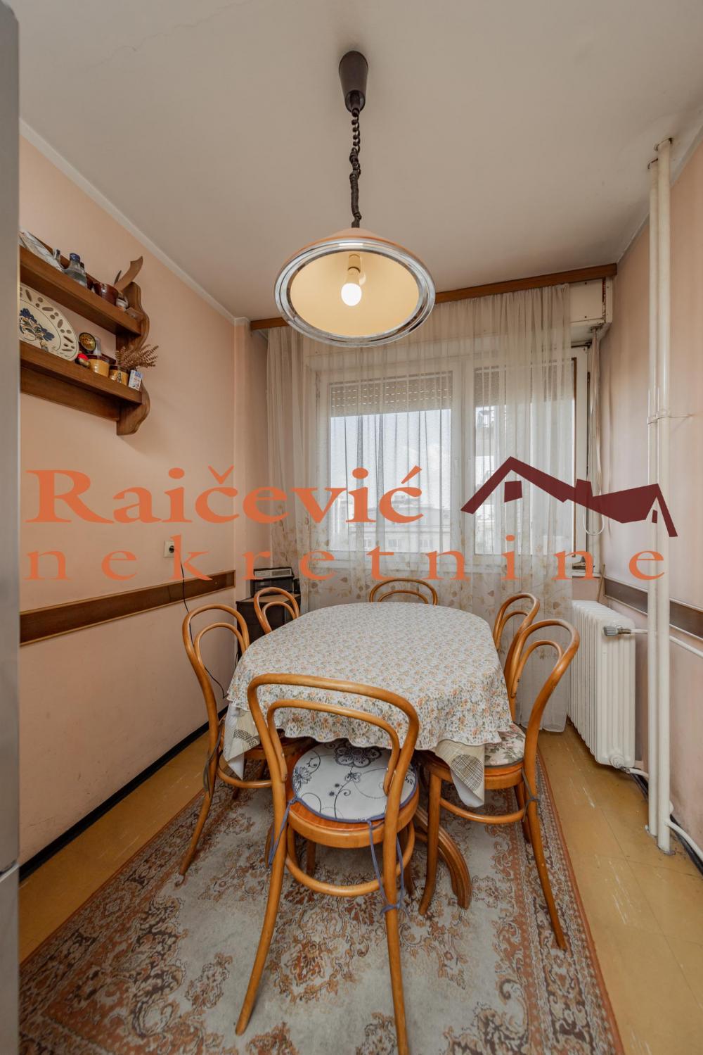 Stan na prodaju u Beogradu, Dorćol, cetvorosoban, 97m2, cena 375000 evra