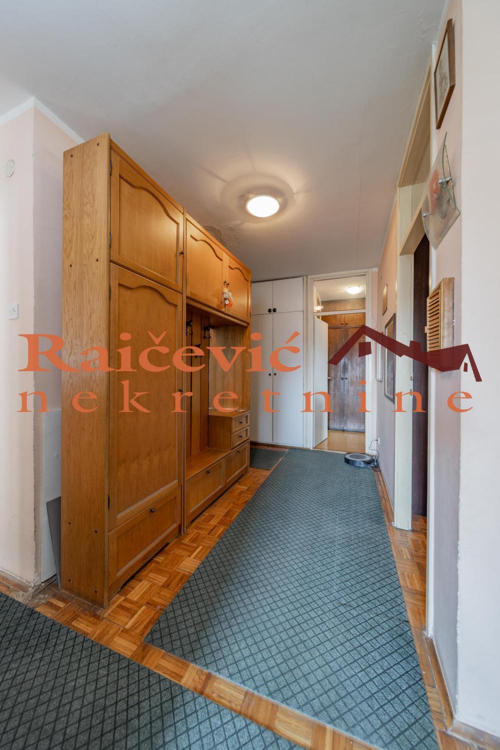 Stan na prodaju u Beogradu, Dorćol, cetvorosoban, 97m2, cena 375000 evra