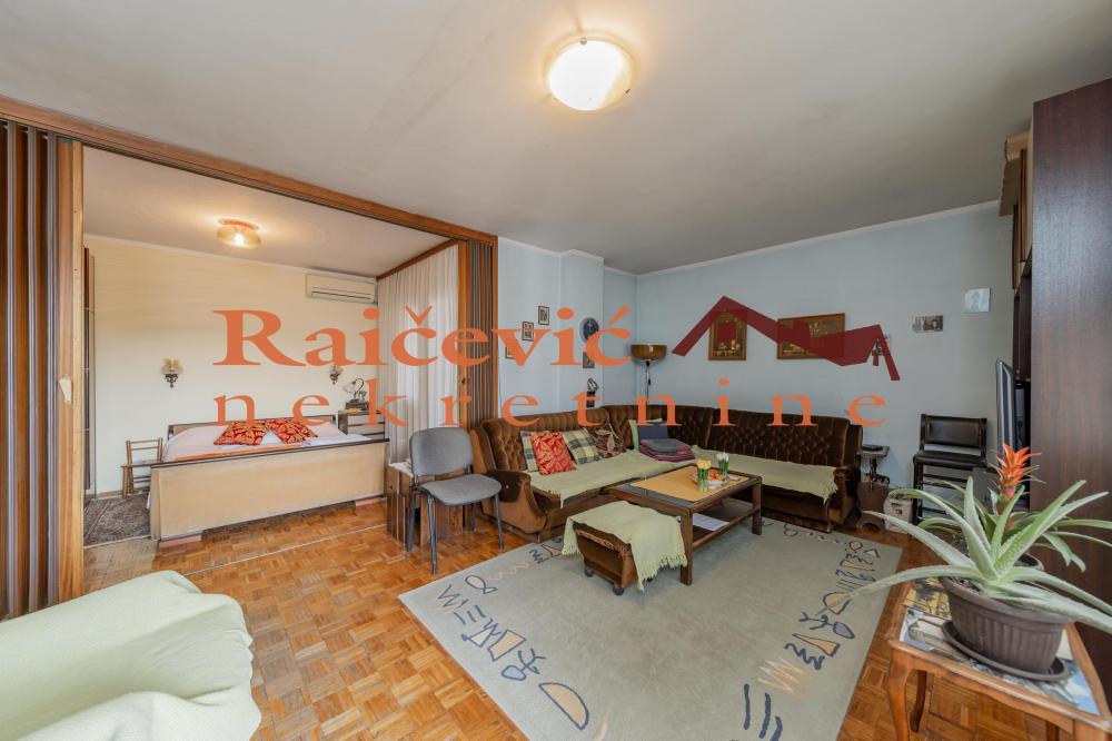 Stan na prodaju u Beogradu, Dorćol, cetvorosoban, 97m2, cena 375000 evra