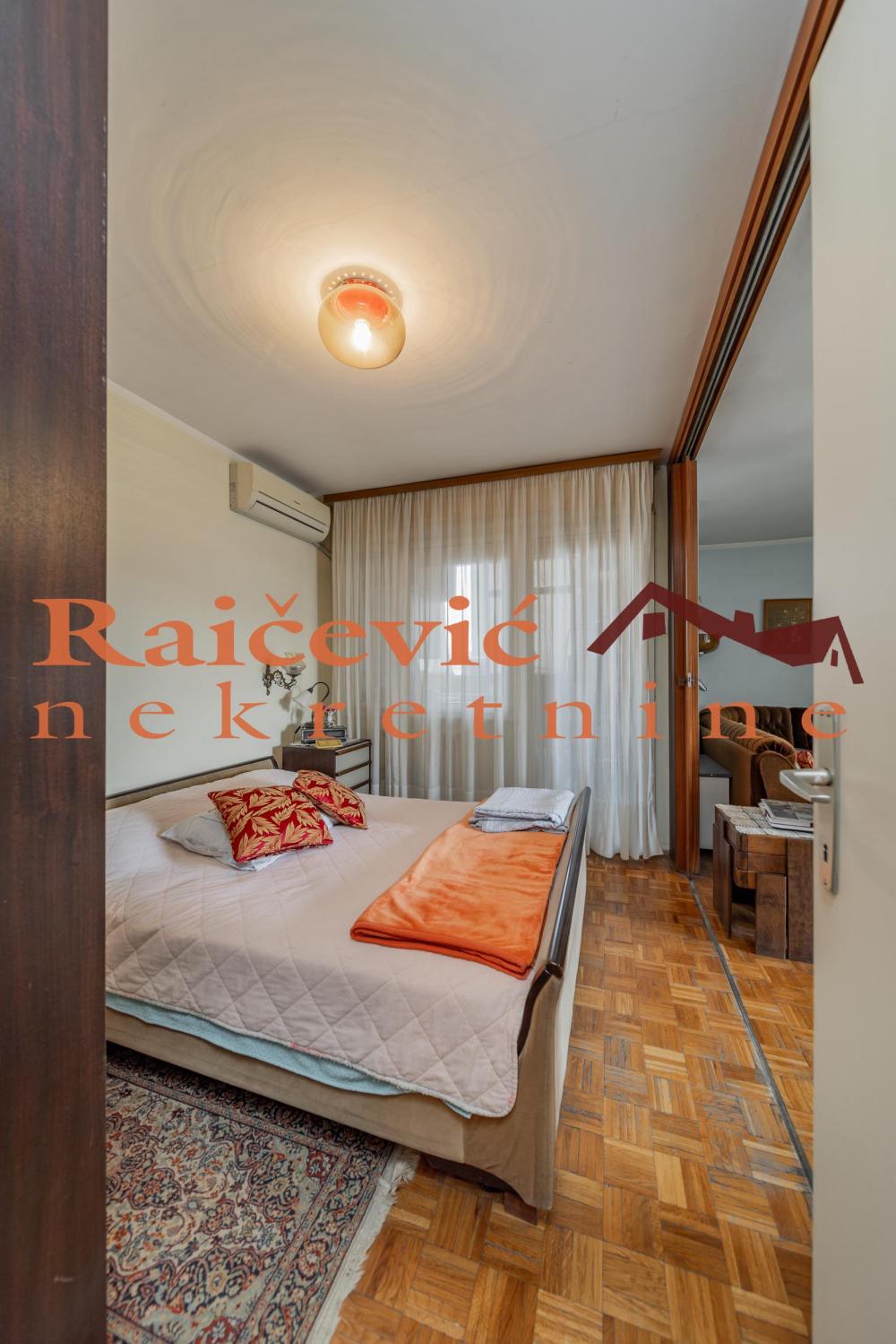 Stan na prodaju u Beogradu, Dorćol, cetvorosoban, 97m2, cena 375000 evra