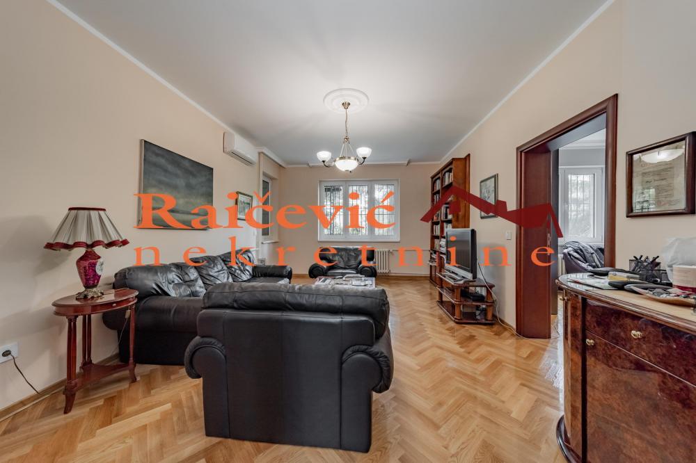 Stan na prodaju u Beogradu, Dedinje, trosoban, 98m2, cena 415000 evra