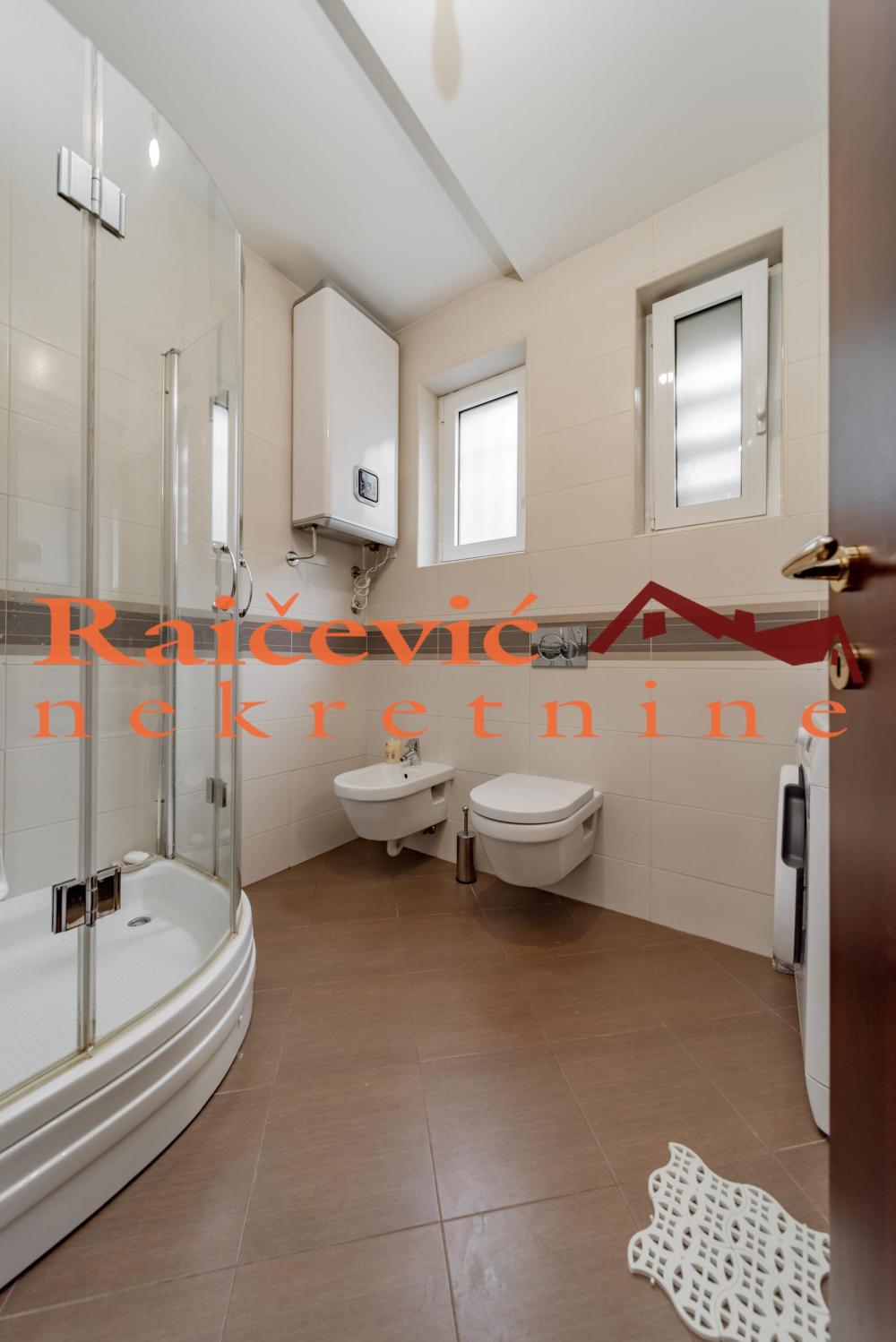 Stan na prodaju u Beogradu, Dedinje, trosoban, 98m2, cena 415000 evra