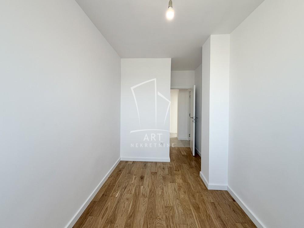 Stan na prodaju u Beogradu, Novi Beograd, cetvorosoban, 95m2, cena 325000 evra