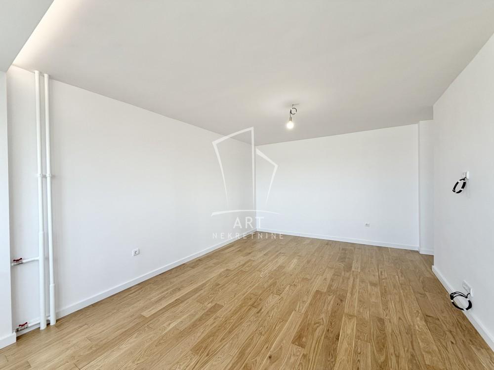 Stan na prodaju u Beogradu, Novi Beograd, cetvorosoban, 95m2, cena 325000 evra