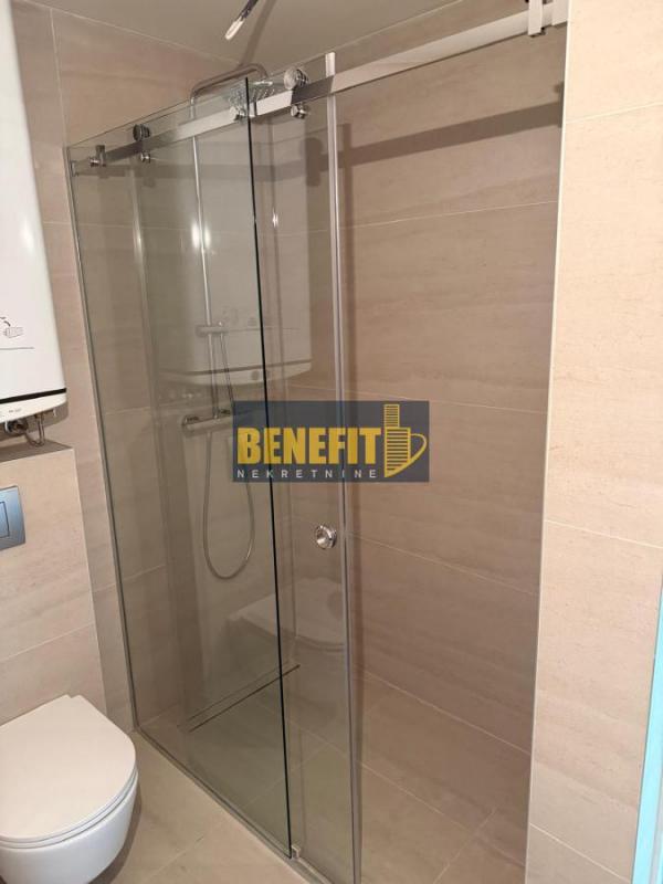 Stan na prodaju u Beogradu, Novi Beograd blok 67A (Belvile), dvosoban, 57m2, cena 237500 evra