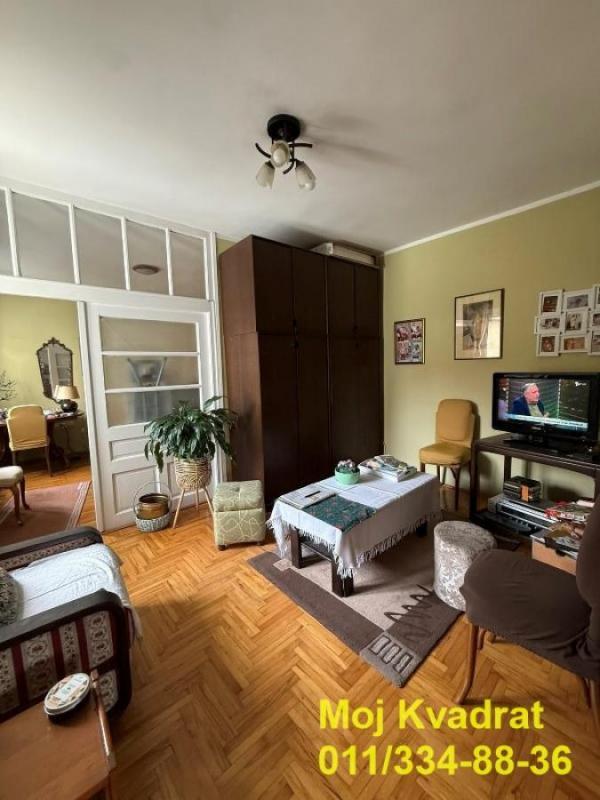 Stan na prodaju u Beogradu, Karaburma, trosoban, 54m2, cena 157000 evra