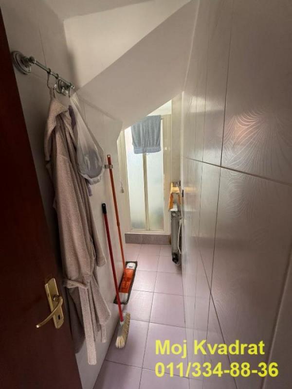 Stan na prodaju u Beogradu, Karaburma, trosoban, 54m2, cena 157000 evra