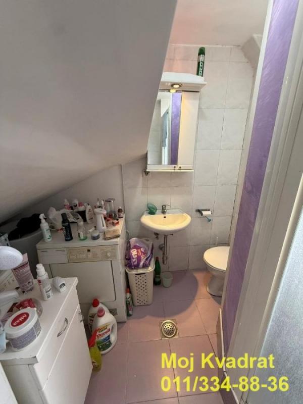 Stan na prodaju u Beogradu, Karaburma, trosoban, 54m2, cena 157000 evra