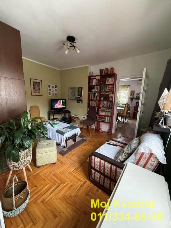 Stan na prodaju u Beogradu, Karaburma, trosoban, 54m2, cena 157000 evra