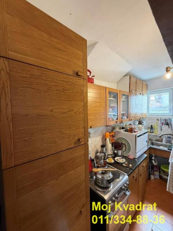 Stan na prodaju u Beogradu, Karaburma, trosoban, 54m2, cena 157000 evra