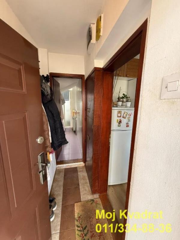 Stan na prodaju u Beogradu, Karaburma, trosoban, 54m2, cena 157000 evra